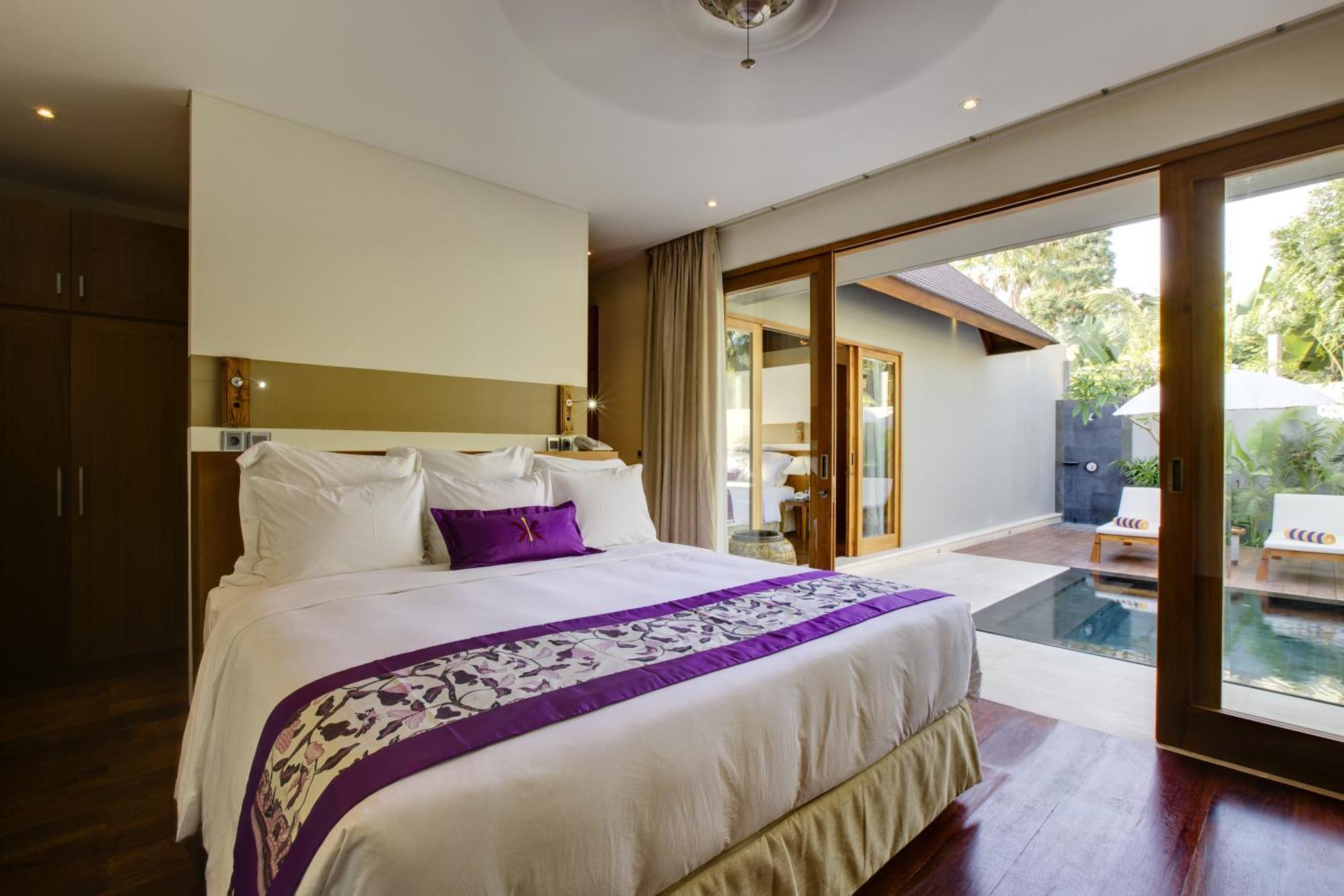 Koenokoeni Villa Seminyak Rum bild